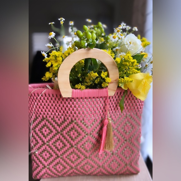 Beautifully handmade tote. - Picture 4 of 10